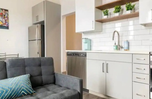 Edgewood Apartment | Close to Everything Luxury Apartment