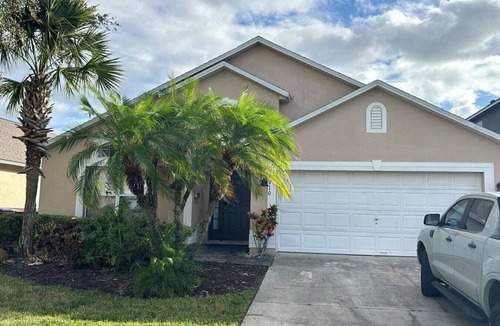 Seasons House | Close to everything, private paradise