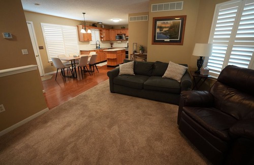 St. Robert House | Close to FLW! Comfy 3Br 2Bth House