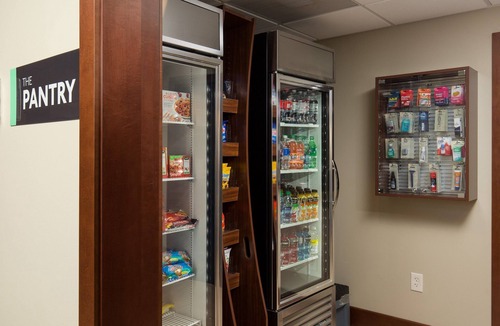 Folsom Apartment | Close to Folsom Lake! Comfortable Studio Suite | Complimentary Breakfast