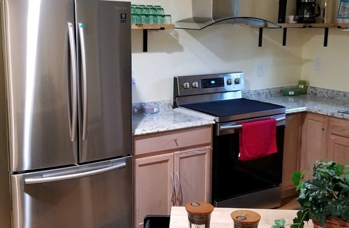Peach Orchard House | Close to Fort Eisenhower & Augusta Golf Course
