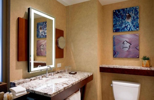 Midtown Hotel | Close to Georgia Tech | Restaurant. Pet-friendly