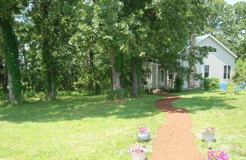 Mount Sterling Other | Close to Hermann Wine Trail, restaurants, and antique shops.