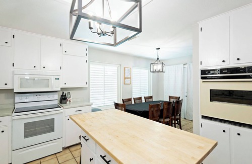Bay Area House | Close to hospitals/shopping centers/parks/beaches