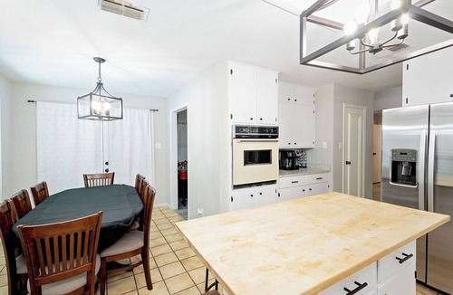 Bay Area House | Close to hospitals/shopping centers/parks/beaches