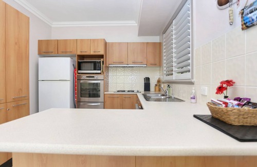 Hawks Nest House | Close to Jimmys Beach