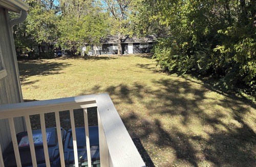 Lawrence House | Close to KU & Mass, ample off street parking, fire pit and backyard