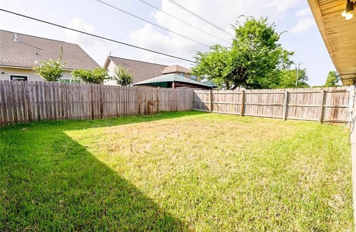 Wellborn House | Close to Kyle Field, Texas A&M, Santa’s Wonderland & anywhere you need.