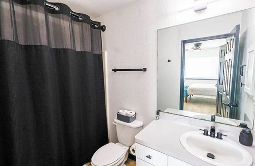 Wellborn House | Close to Kyle Field, Texas A&M, Santa’s Wonderland & anywhere you need.