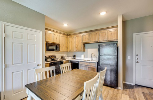Bonham Apartment | Close to Lakes, Parks & Winery: Bonham Apt