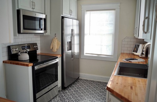 Lynchburg House | Close to Liberty-3BR-4BEDS-2BA-Sleeps 8-Washer-Dryer-Parking