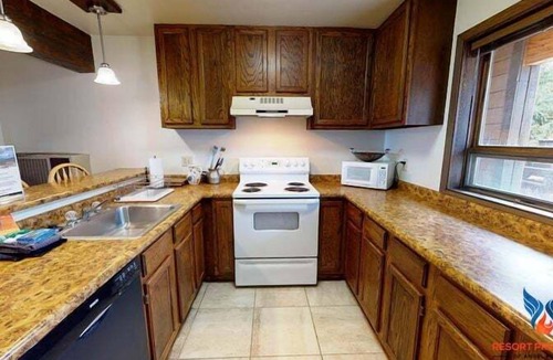 Angel Fire Condo | Close to Lifts | Fireplace | Views | Ski Run B6