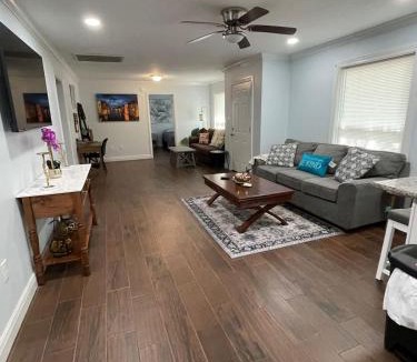 Highlands - Perkins House | Close to LSU & Health District 3BR 2BA whole House