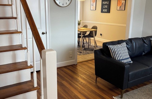 Forest Hills House | Close to Masters’s, Hospitals & Downtown