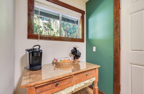 Government Camp Cottage | Close to Mt Hood Skibowl: Retro Rhododendron Cabin