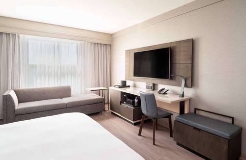 Groton Hotel | Close to Mystic Aquarium + Dining, Pool & Spa