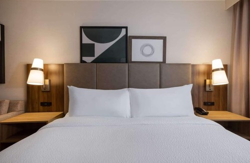 O'Hare Hotel | Close to O’Hare Airport + Free Breakfast & Shuttle