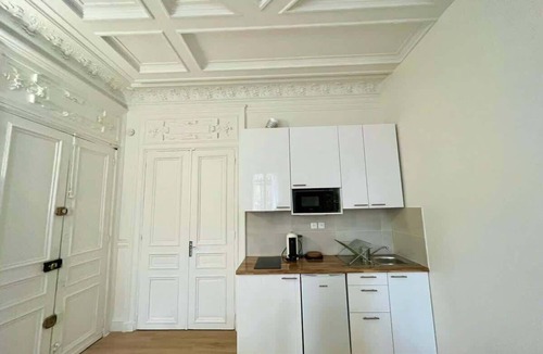 Chatou Apartment | Close to Paris - The Boudoir