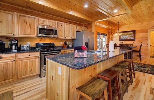 Pigeon Forge House | Close To Pigeon Forge Attractions/Seasonal Outdoor Pool/Perfect For Families!