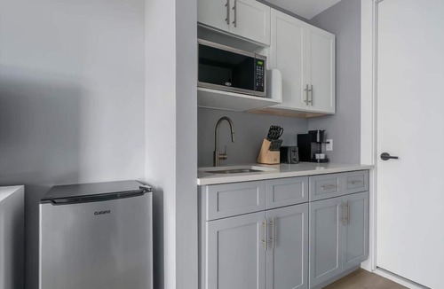 Port Morris Hotel | Close to Stadium Studio Q Bal BR | Mott Haven