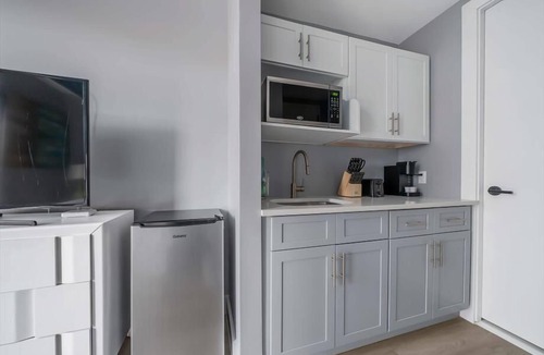 Port Morris Hotel | Close to Stadium Studio Q Bal BR | Mott Haven