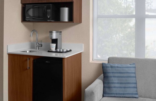East Cambridge Hotel | Close to TD Garden | Free Breakfast & Wi-Fi