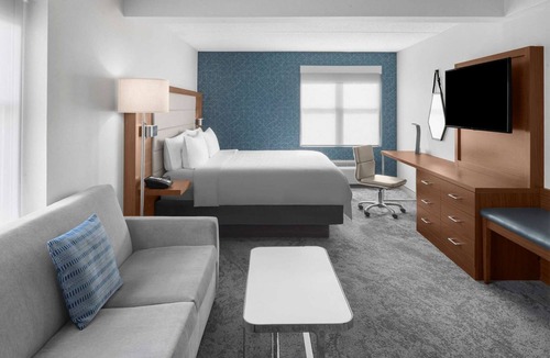 East Cambridge Hotel | Close to TD Garden | Free Breakfast & Wi-Fi
