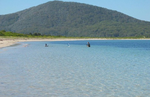 Tea Gardens House | Close to Tea Gardens Waterfront