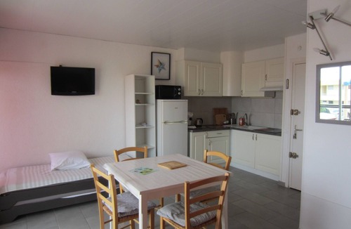 Port-la-Nouvelle Apartment | CLOSE TO THE BEACH for 2 or couple with young children