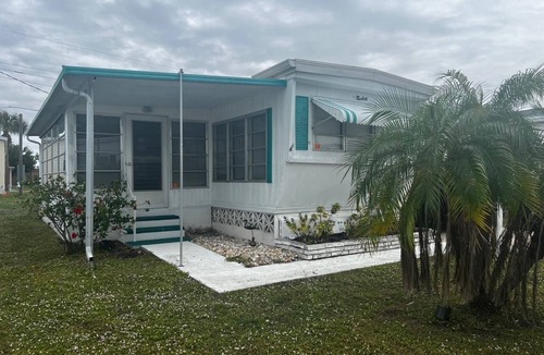 Laurel House | Close to the beach!