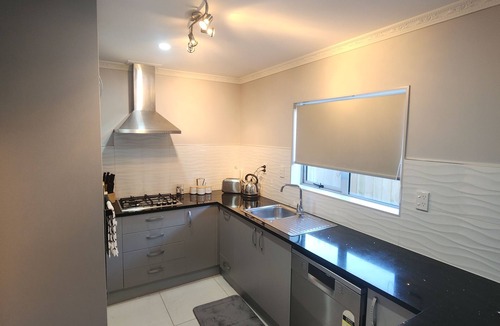 Mount Eden House | Close to the City and Airport. 3km from Eden Park.