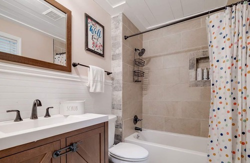 Montgomery House | Close to the Coast