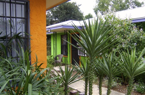 Nevada Street House | Close to the Downtown Riverwalk, Alamo Plaza, Convention Center, Dome, and Mall
