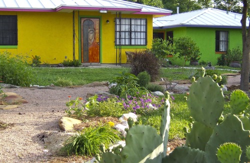 Nevada Street House | Close to the Downtown Riverwalk, Alamo Plaza, Convention Center, Dome, and Mall