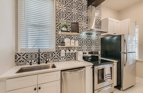 Government Hill House | Close to The Pearl, Riverwalk, Frost, Alamodome