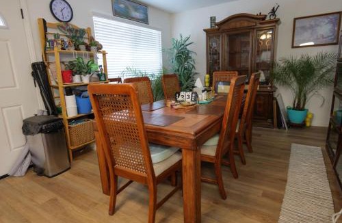 Sunrise Manor House | Close to the strip