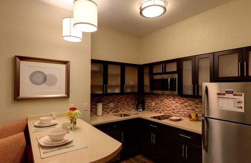 Bryant Pattengill East Apartment | Close to the University of Michigan + In Research Park | 24 Hour Business Center + Indoor Pool