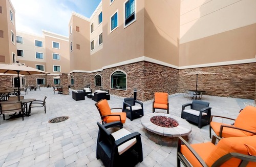 Bryant Pattengill East Apartment | Close to the University of Michigan + In Research Park | 24 Hour Business Center + Indoor Pool