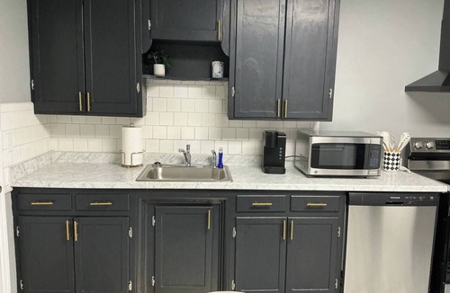 Midwest City House | Close to Tinker AFB 2 Bed 2 Bath-Modern Nest, Modern Nest-Contemporary 2 Bedroom