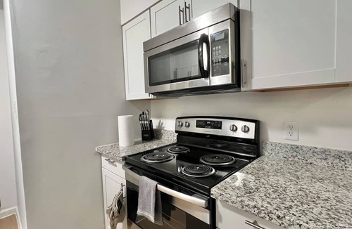 Starkville Apartment | Close to Town 2 Bedroom Relax