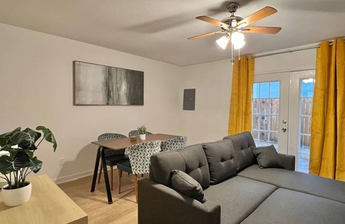 Starkville Apartment | Close to Town 2 Bedroom Relax