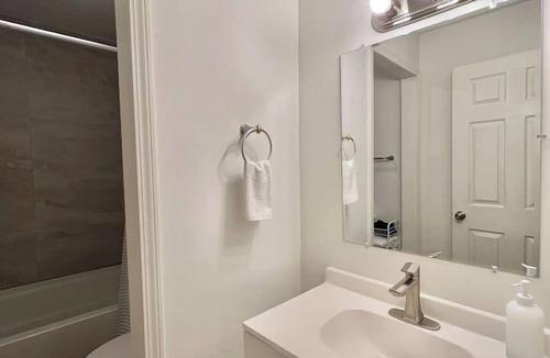 Starkville Apartment | Close to Town 2 Bedroom Relax