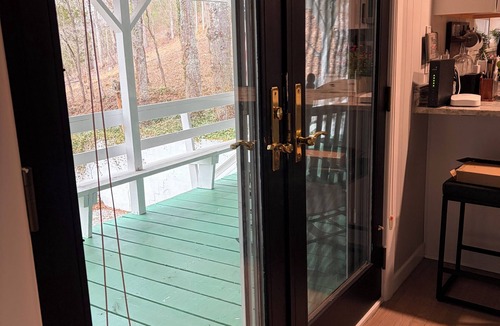 Franklin House | Close to town, 3-bedroom spacious home with AC in charming Franklin