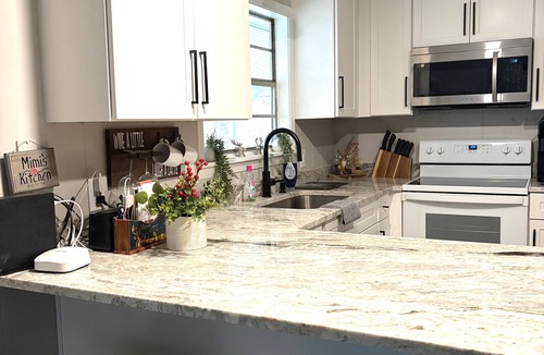 Franklin House | Close to town, 3-bedroom spacious home with AC in charming Franklin