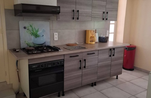 Revel House | Close to town center, many shops within walking distance