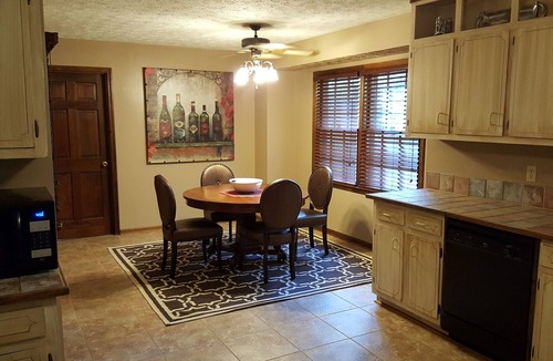 Bogart House | Close to UGA Stadium