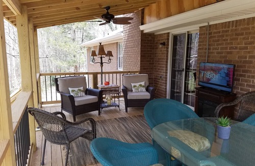 Bogart House | Close to UGA Stadium