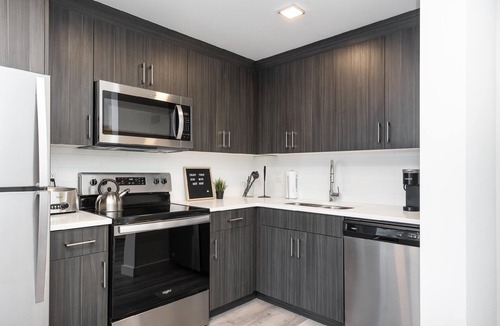 Fort Gary Apartment | Close to UM+Lavish 1 Bdr+Free Parking (105 30 UC)