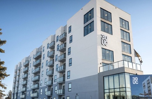 Fort Gary Apartment | Close to UM+Lavish 1 Bdr+Free Parking (105 30 UC)