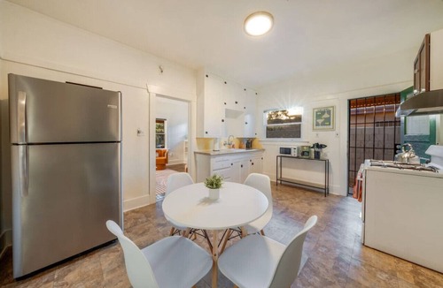 Feldman's House | Close to UofA/1 BR 1 BA/Unique/Patio & Porch